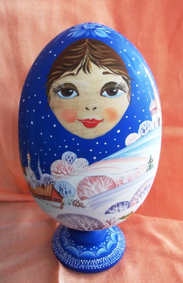 17 Королева Декоративное пасхальное яйцо высотой 20 смроспись по тагильским мотивам осинаакрил. лак