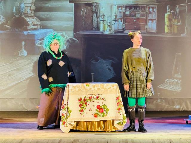 photo 5346230172165803433 y